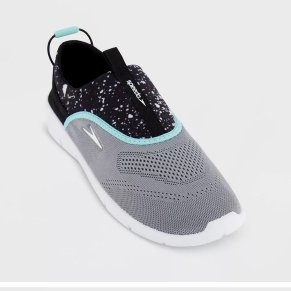 Barely used Speedo Womens Black Gray Size M 7/8 Water Shoes Slip On